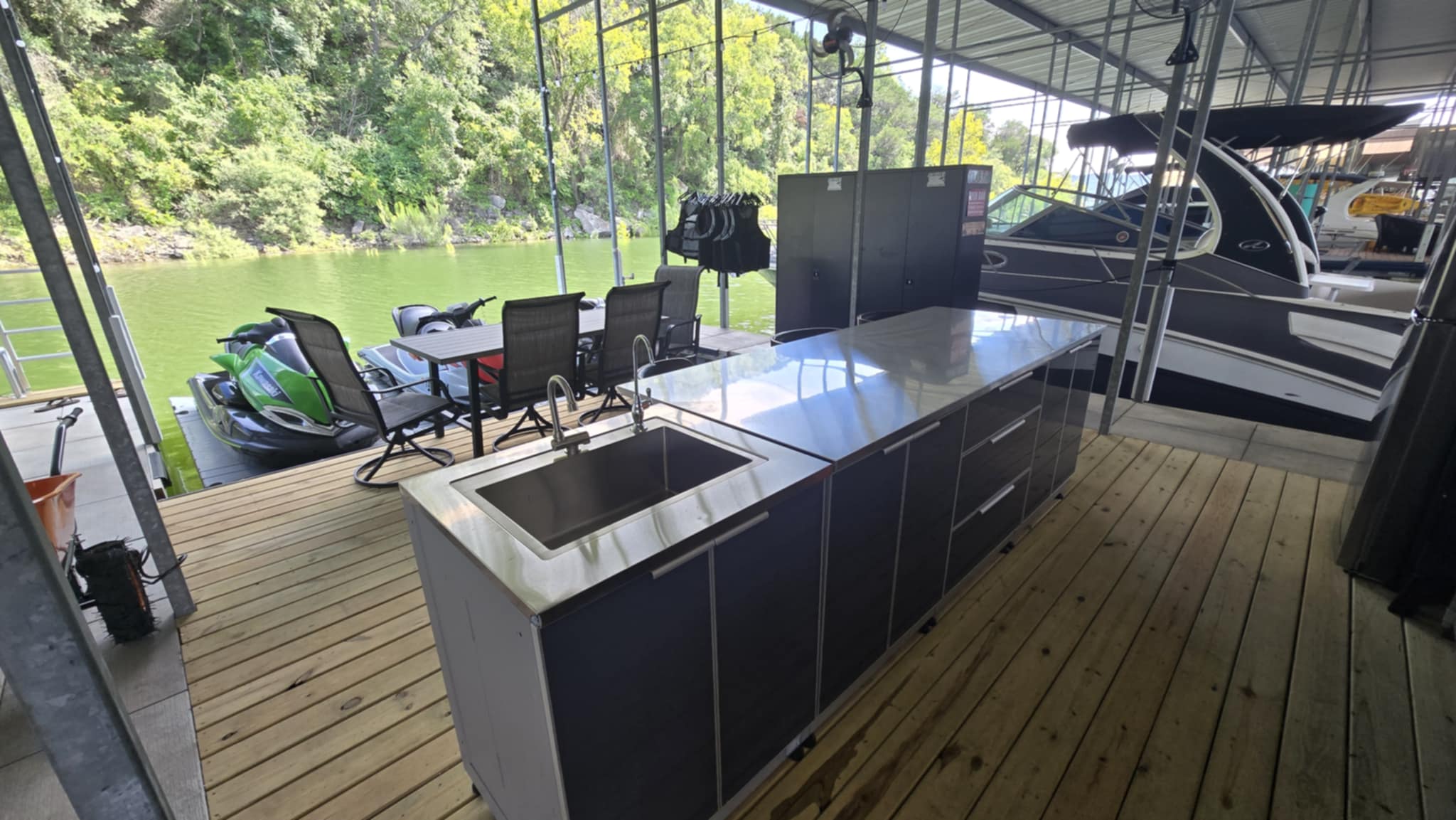 The Drift Deck from the front with yacht